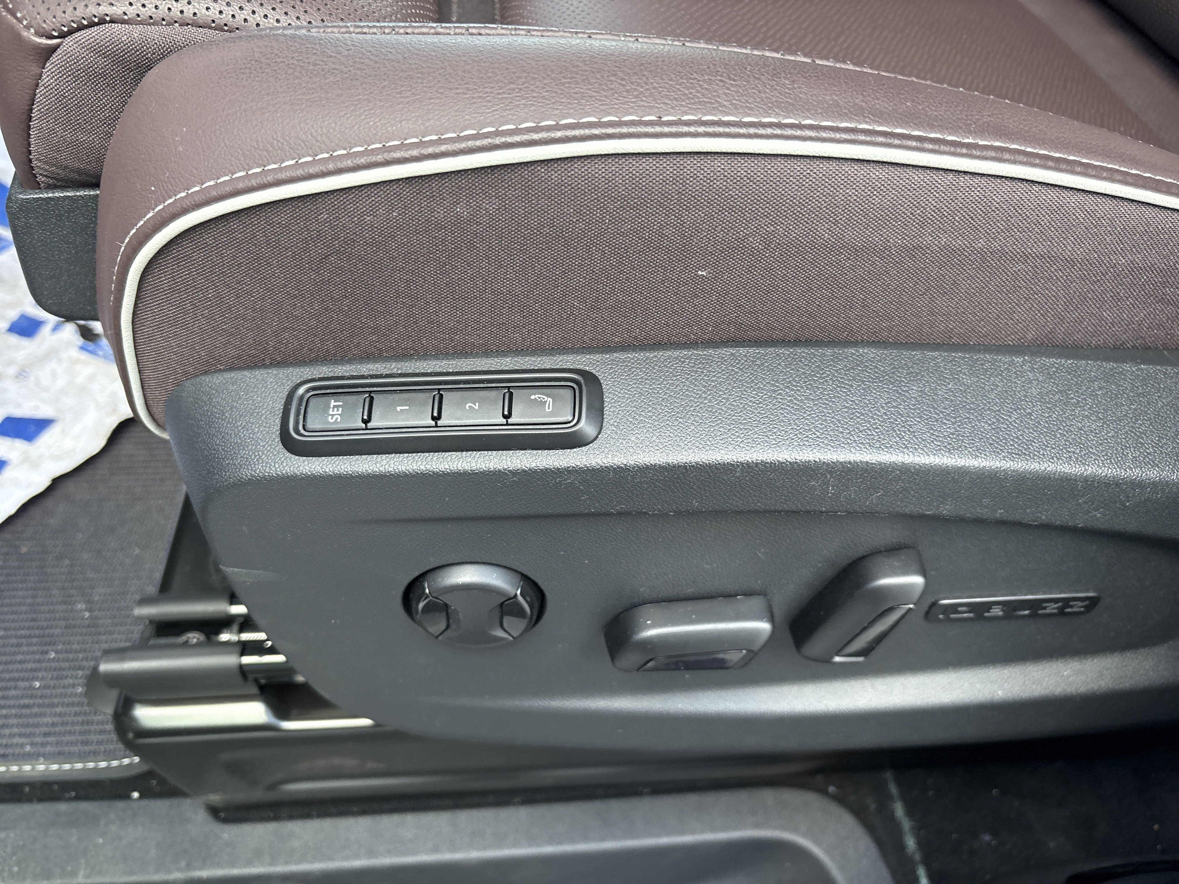 New 2025 Volkswagen ID. Buzz Pro S image 17