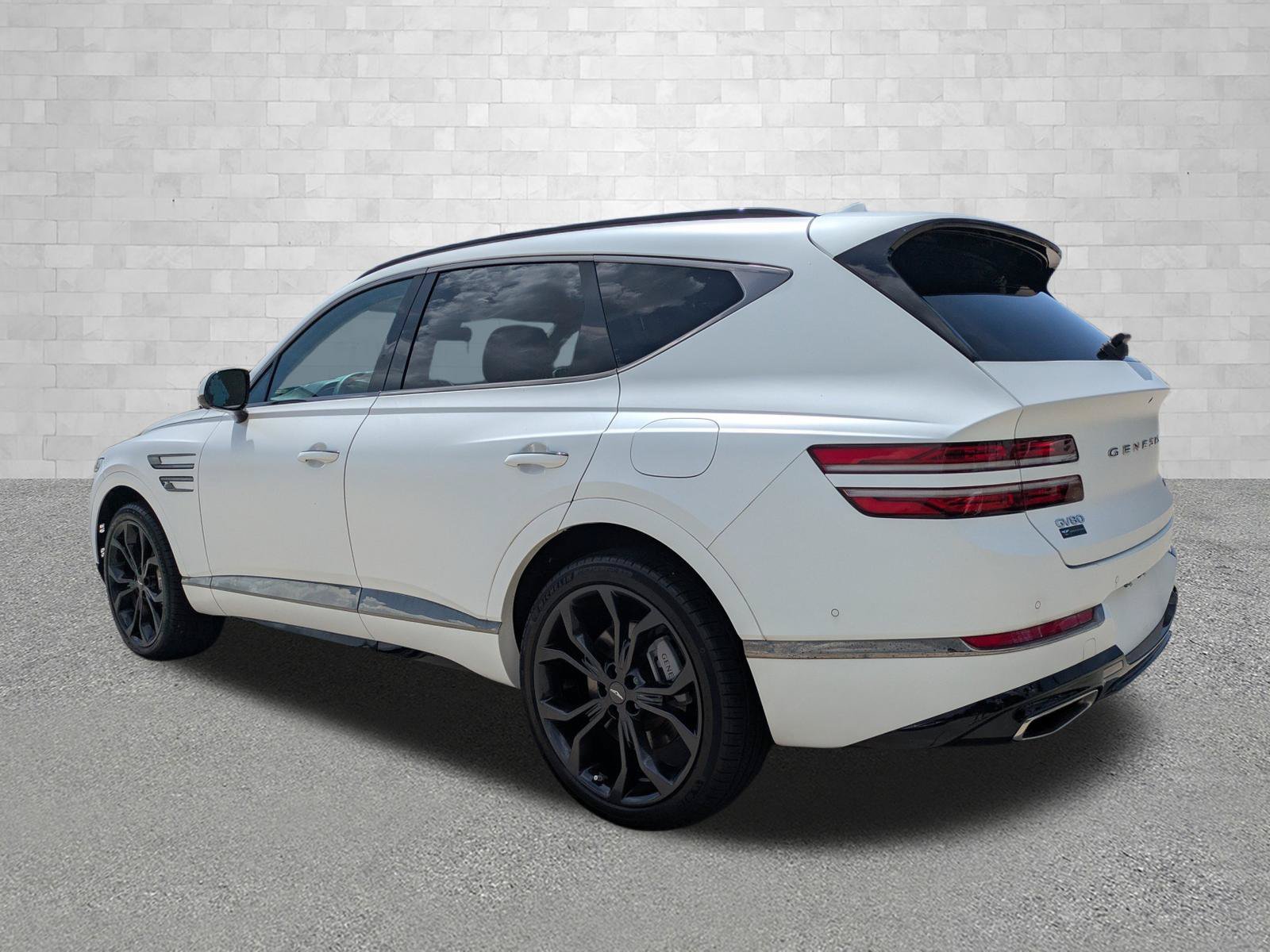 Certified 2024 Genesis GV80 3.5T Prestige Signature AWD/4WD image 4
