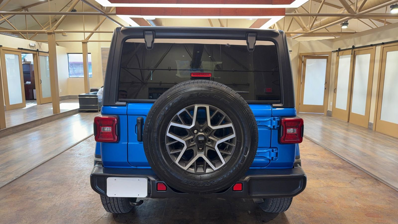 Used 2024 Jeep Wrangler Unlimited Sahara image 24