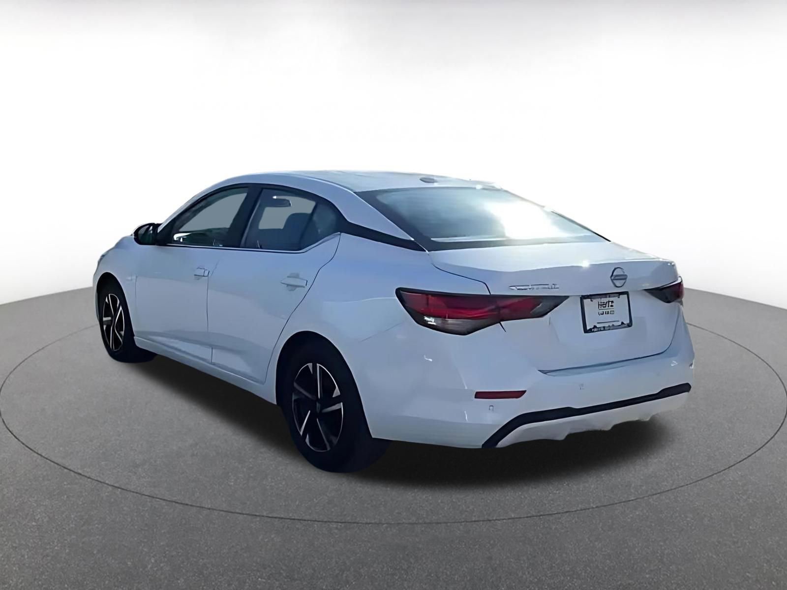 Used 2025 Nissan Sentra SV image 9