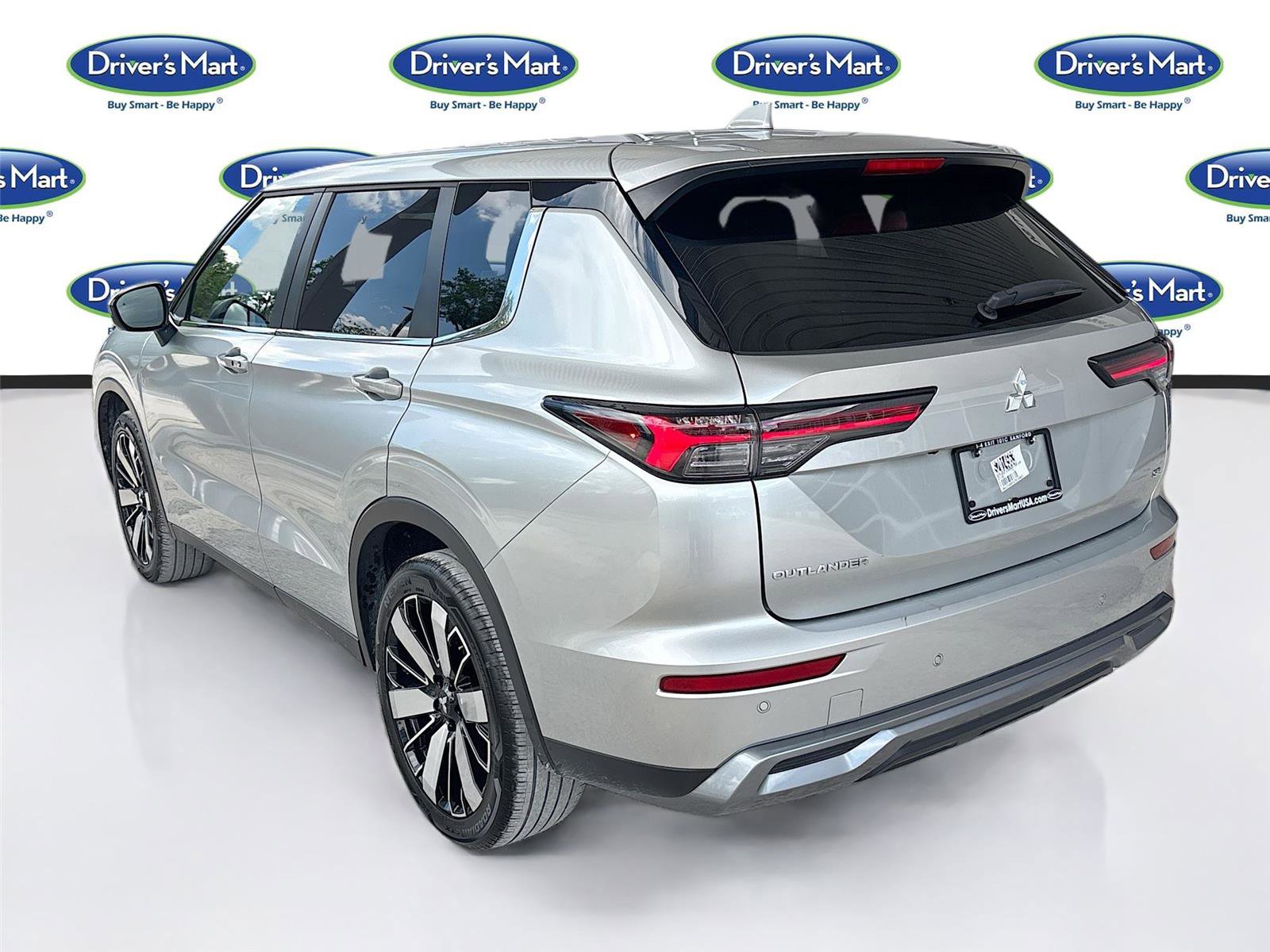Used 2025 Mitsubishi Outlander SE FWD image 5