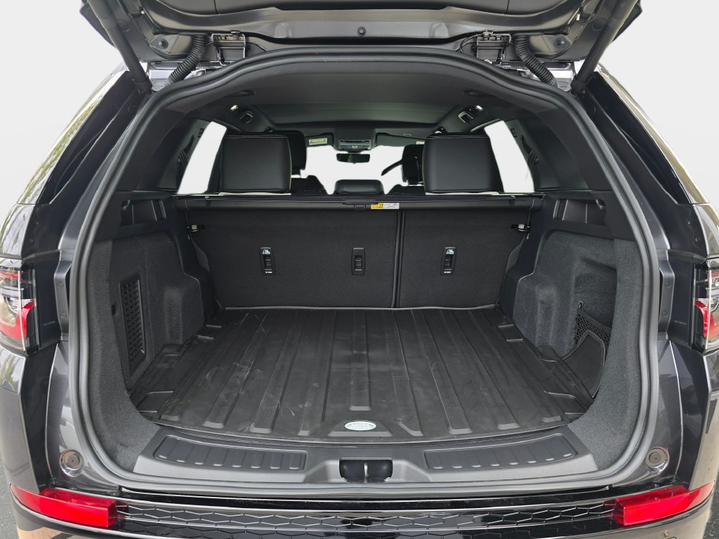 New 2026 Land Rover Discovery Sport Landmark AWD/4WD image 12