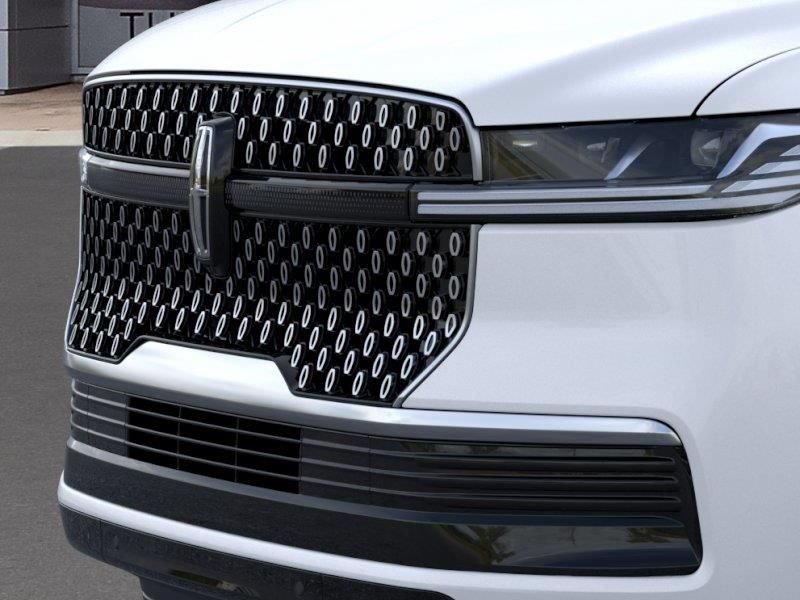 New 2026 Lincoln Navigator Reserve AWD/4WD image 17