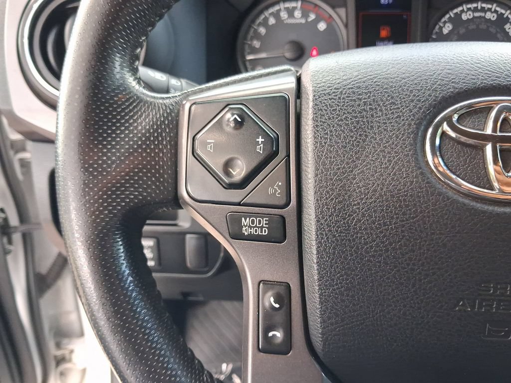 Used 2016 Toyota Tacoma TRD Sport w/ Towing Package AWD/4WD image 17