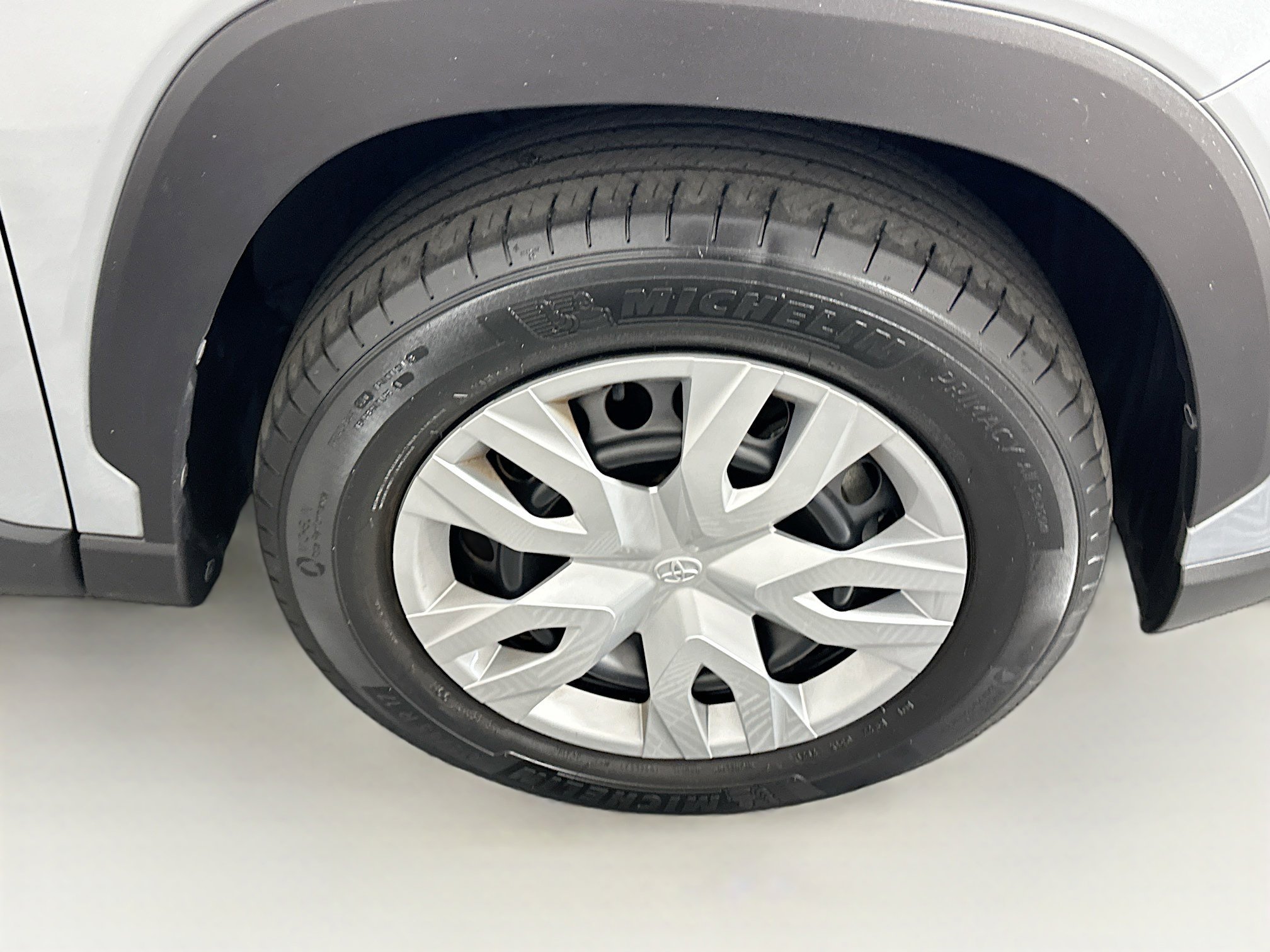 Used 2022 Toyota Corolla Cross L FWD image 9