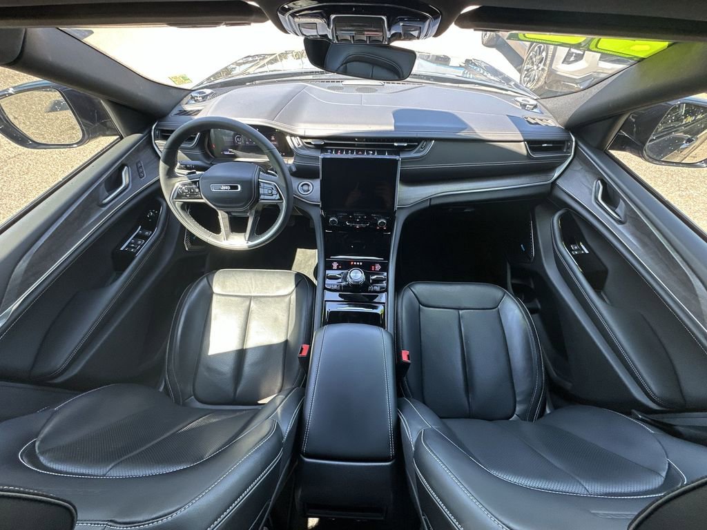 Used 2022 Jeep Grand Cherokee Overland image 18