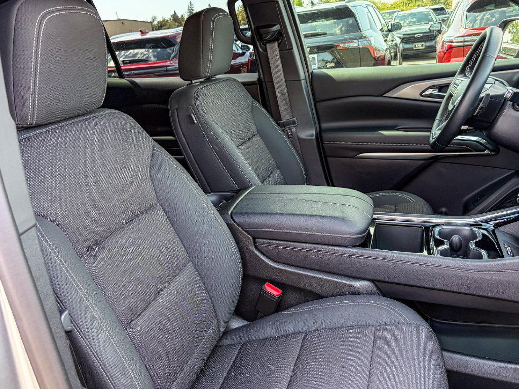 Used 2026 Chevrolet Traverse LT w/ Driver Confidence Package AWD/4WD image 36