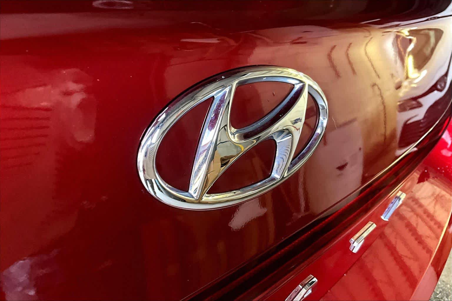 Used 2023 Hyundai Sonata SE w/ Preferred Accessory Package FWD image 29