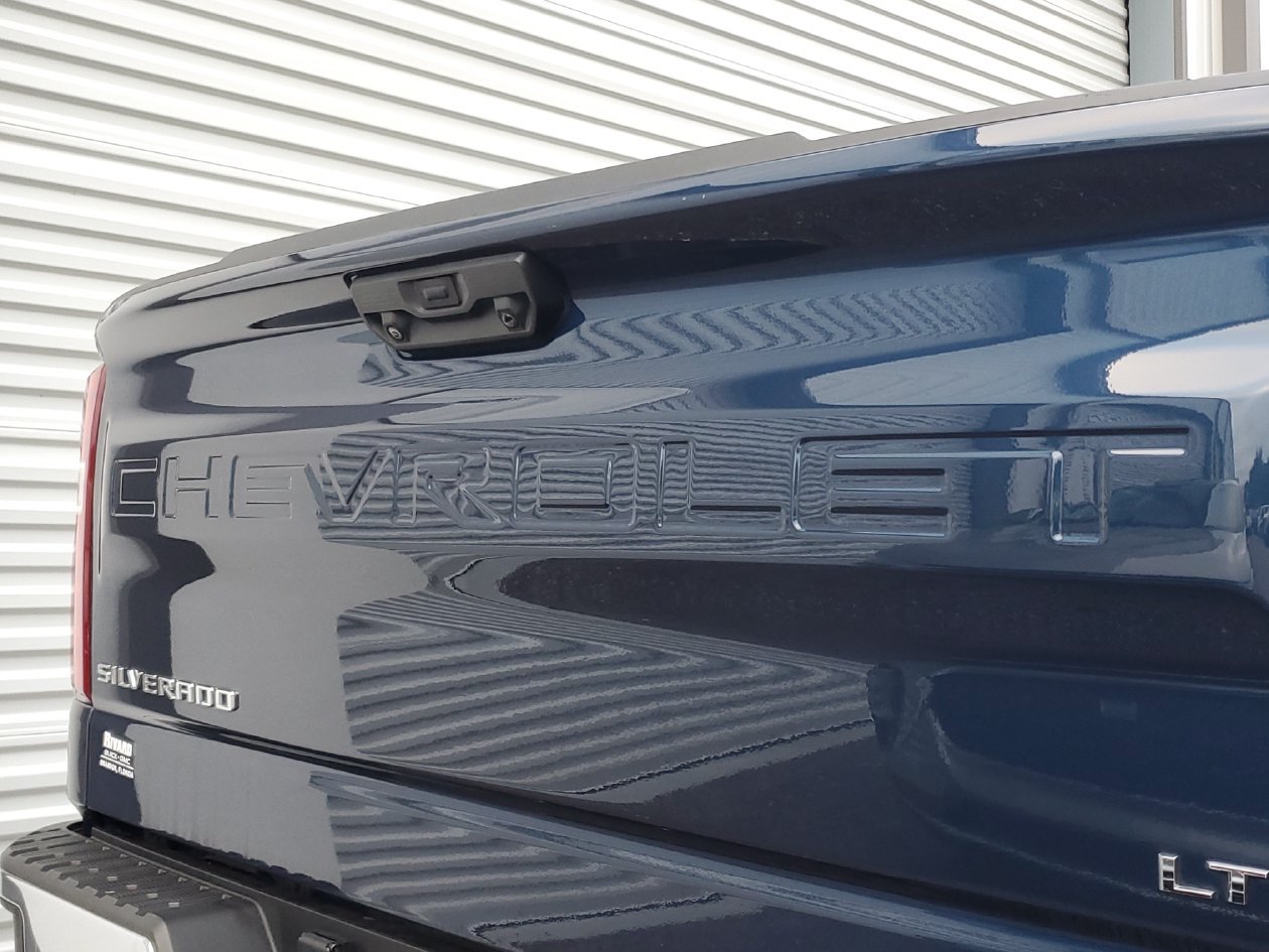 Used 2023 Chevrolet Silverado 1500 LTZ RWD image 6