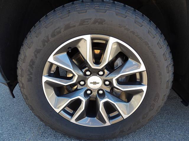 Used 2025 Chevrolet Silverado 1500 LTZ w/ LTZ Premium Package AWD/4WD image 9