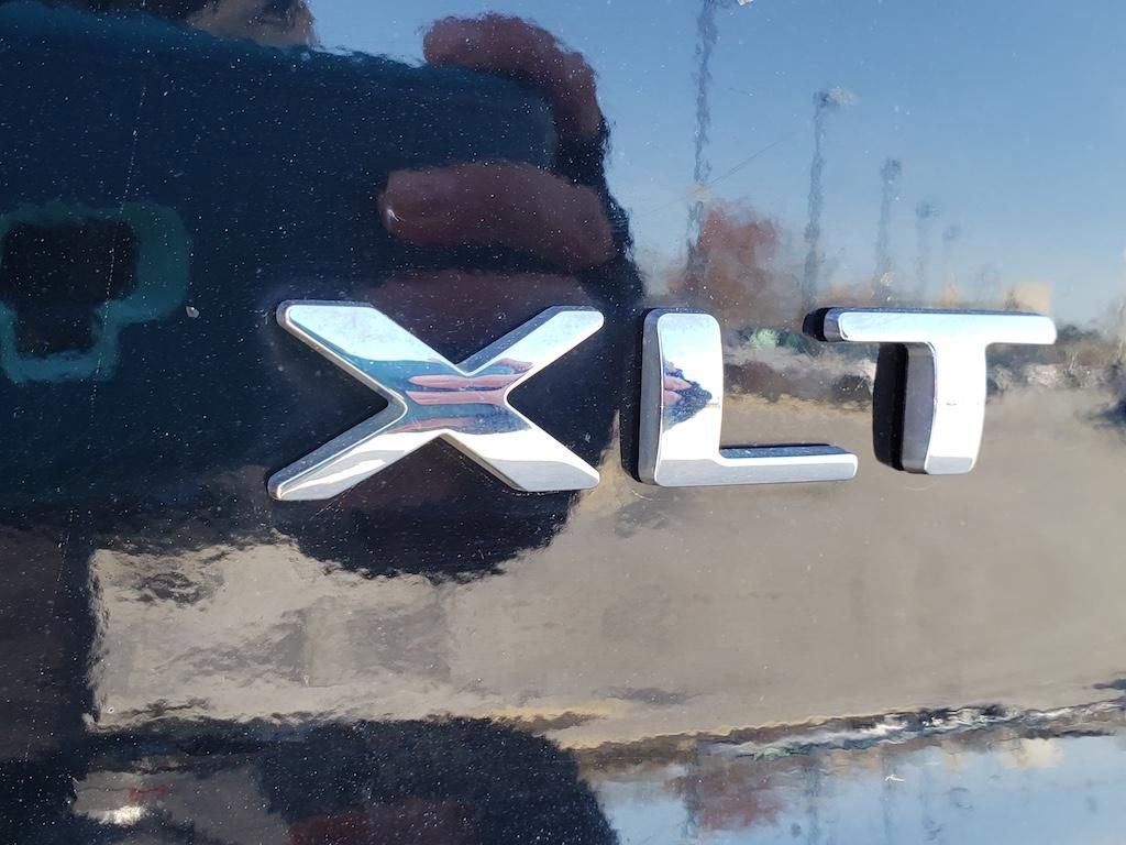 Used 2018 Ford Explorer XLT w/ Equipment Group 202A image 11