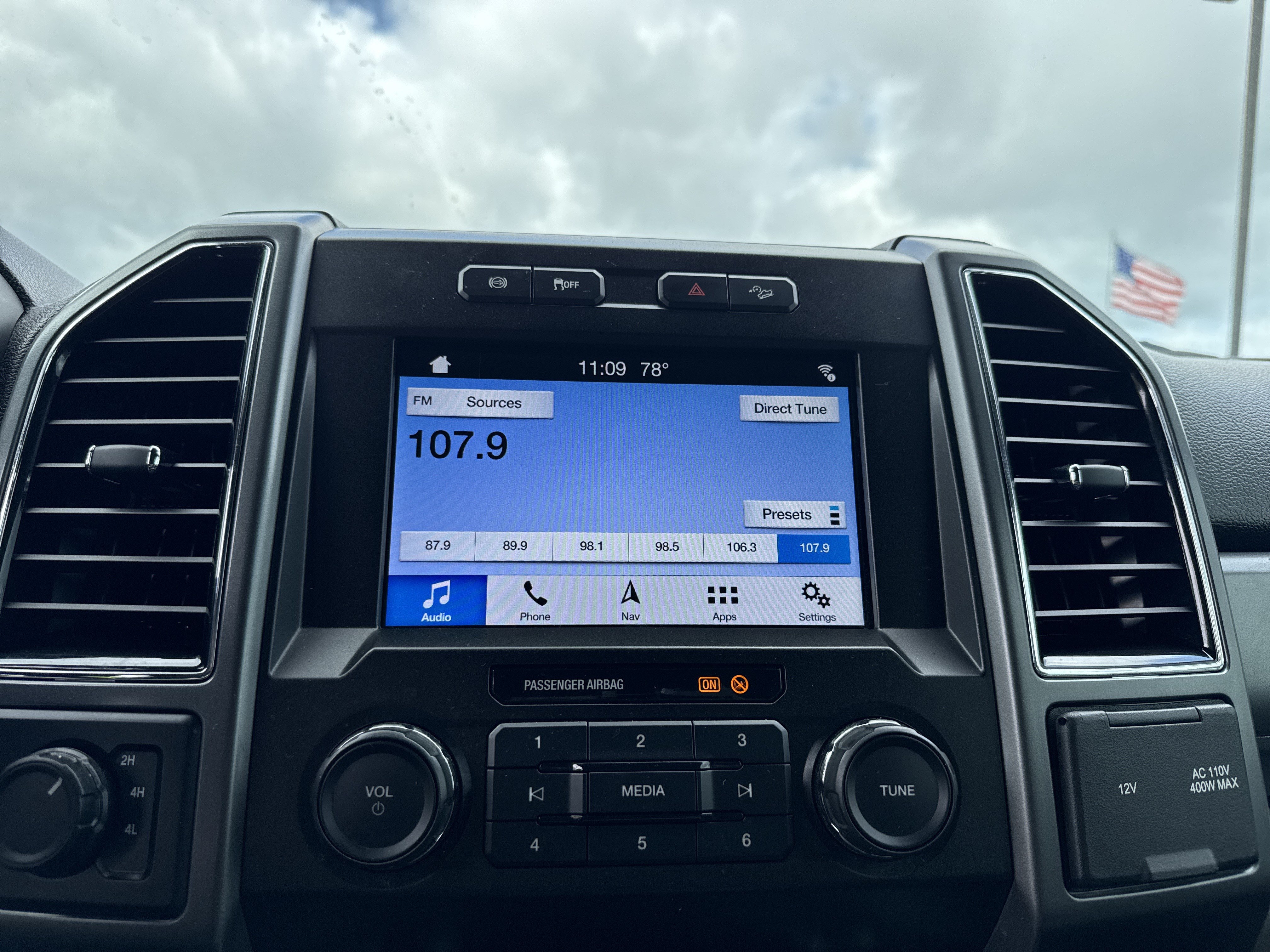 Used 2019 Ford F250 XLT w/ XLT Premium Package AWD/4WD image 24