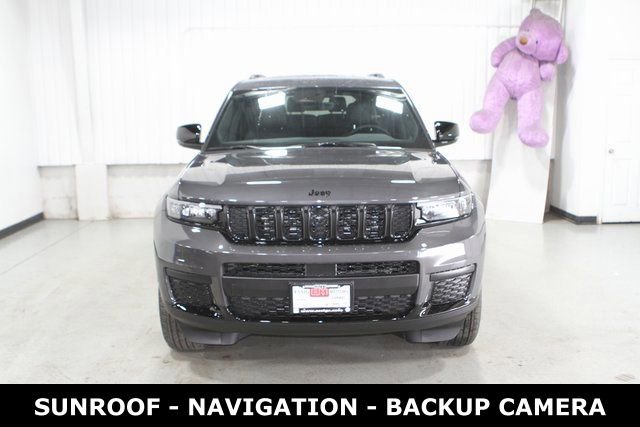 New 2025 Jeep Grand Cherokee L Altitude image 9