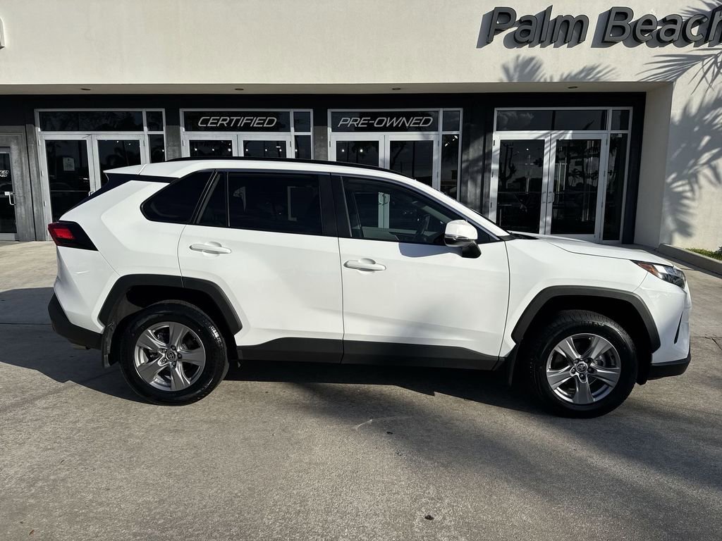 Used 2024 Toyota RAV4 XLE w/ Convenience Package image 5