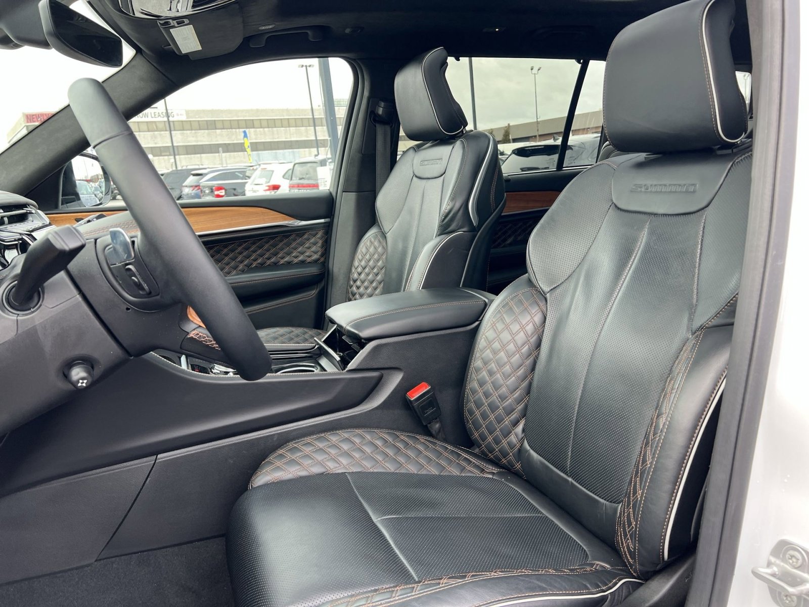 Used 2025 Jeep Grand Cherokee L Summit image 13