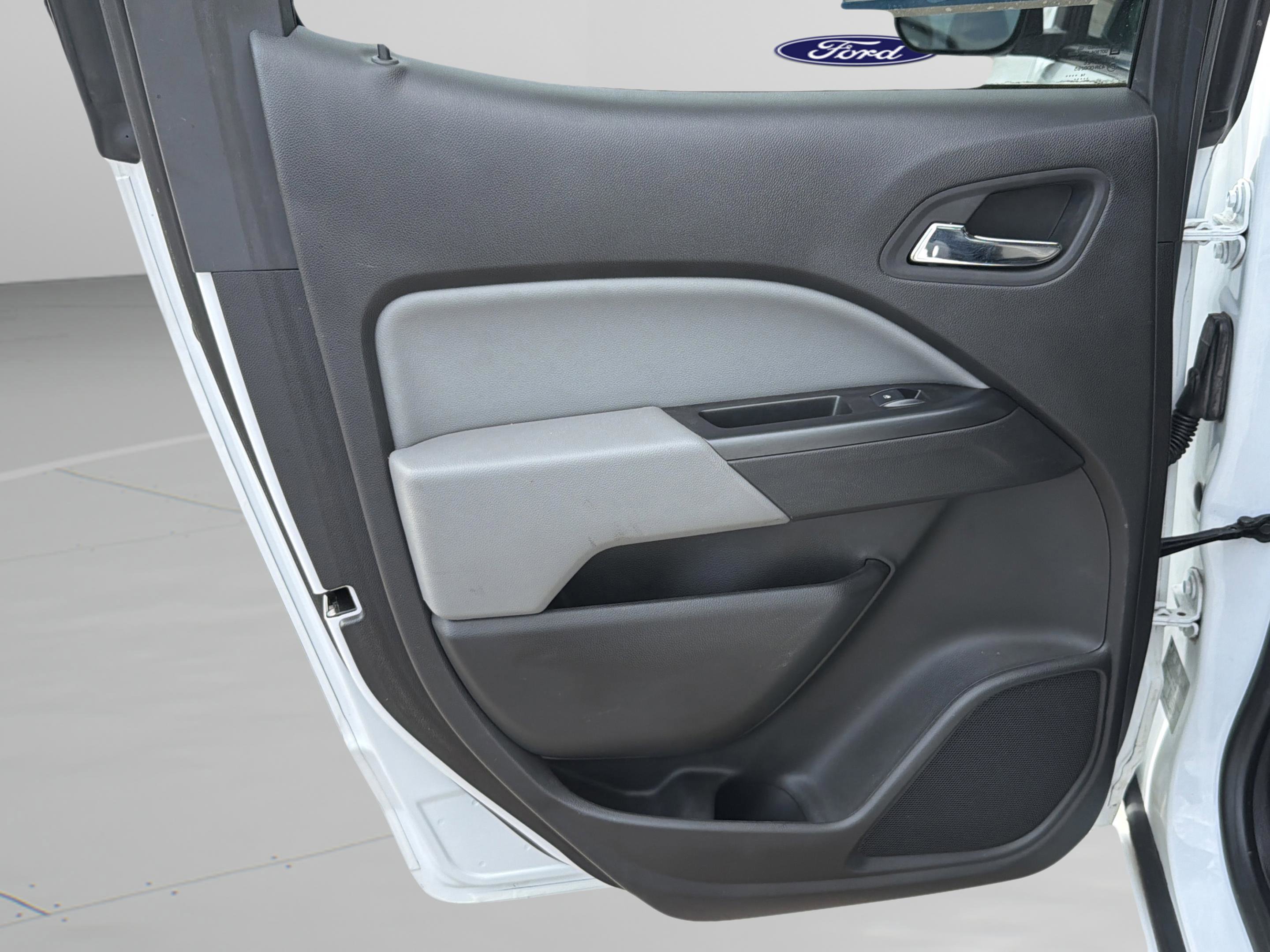 Used 2015 Chevrolet Colorado LT w/ Luxury Package image 32