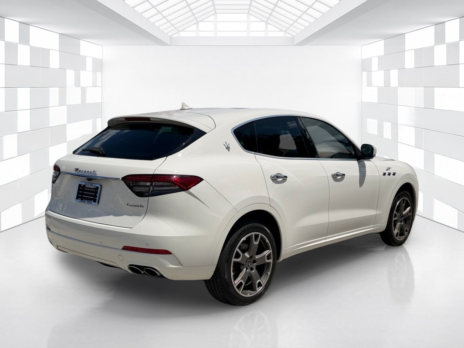 Used 2023 Maserati Levante GT AWD/4WD image 7