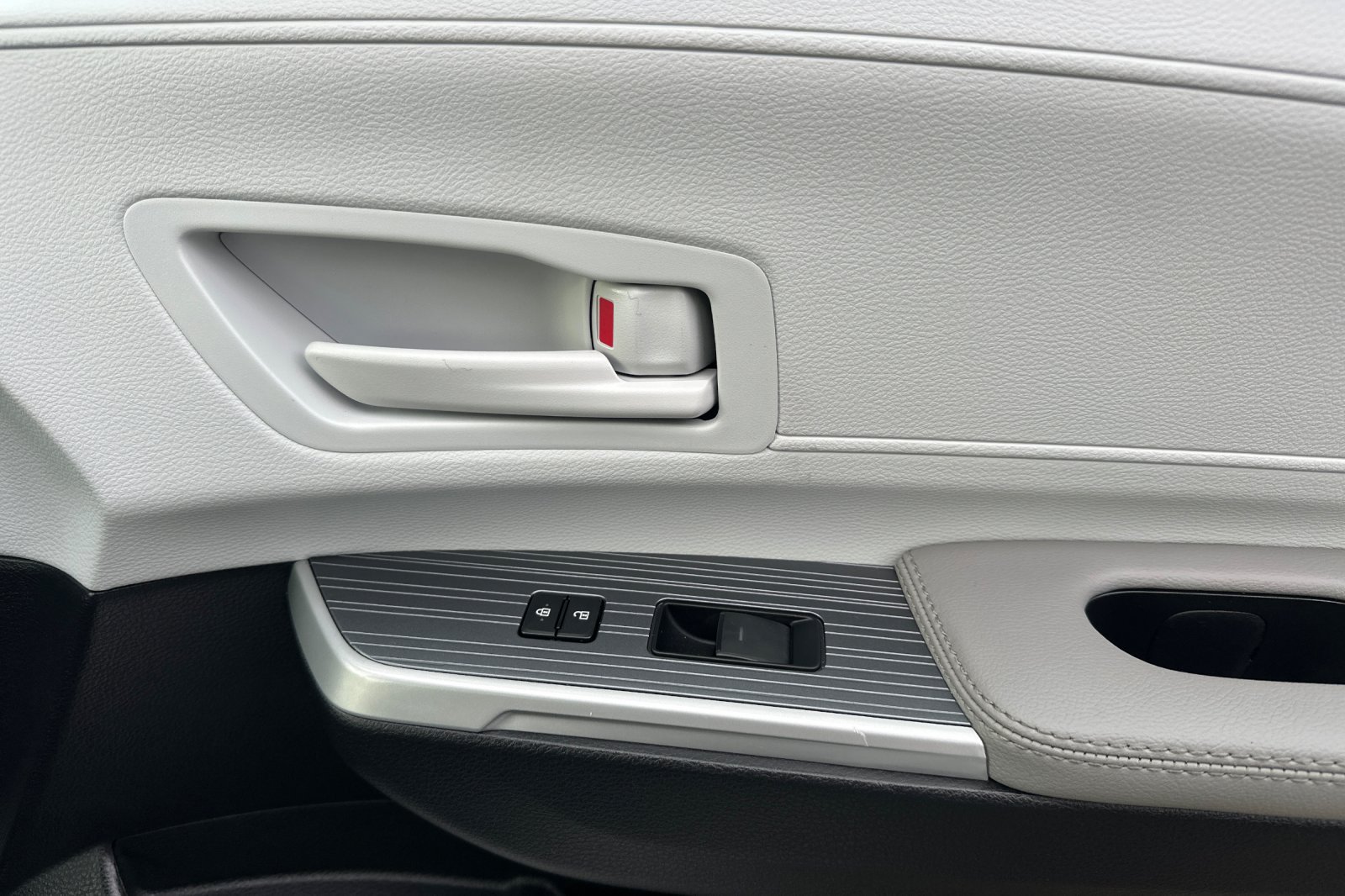 Certified 2026 Toyota Sienna LE FWD image 22