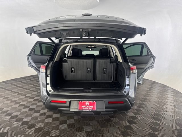Certified 2025 Nissan Pathfinder SV w/ Cargo Package AWD/4WD image 17