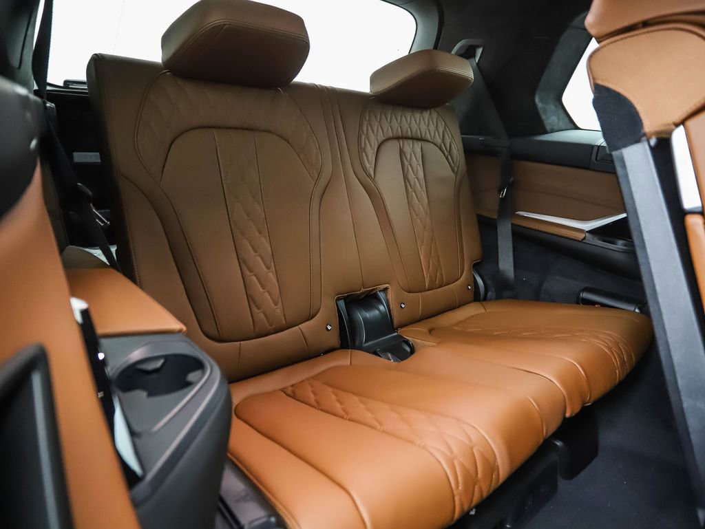 New 2026 BMW ALPINA XB7 image 32