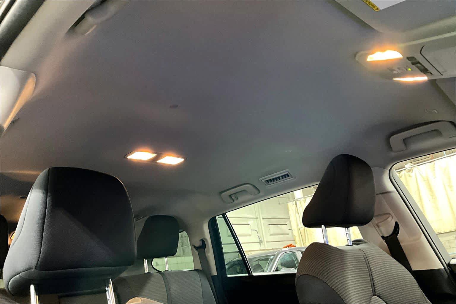Used 2023 Toyota Highlander L AWD/4WD image 14