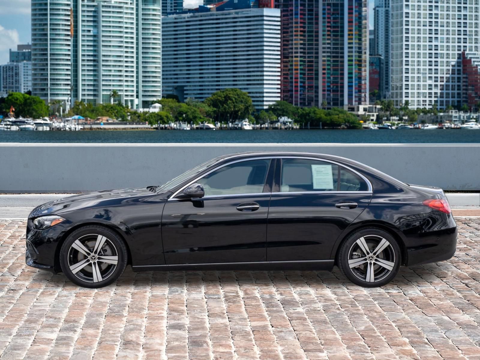 Used 2025 Mercedes-Benz C 300 4MATIC Sedan image 8