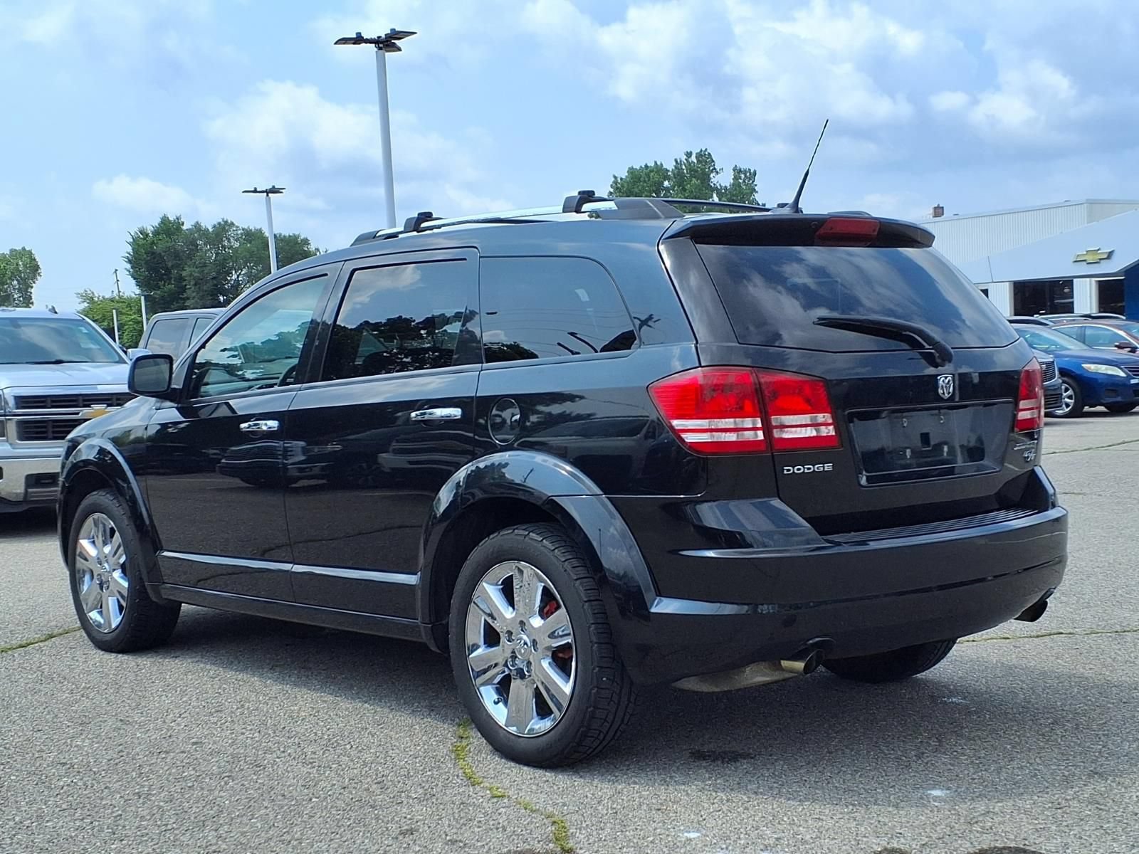 Used 2010 Dodge Journey R/T w/ Navigation & Sound Group I FWD image 7