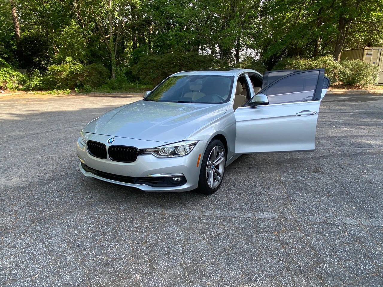 Used 2018 BMW 330i xDrive Sedan AWD/4WD image 52