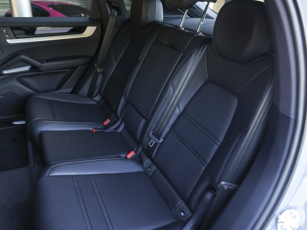 New 2026 Porsche Cayenne E-Hybrid Coupe AWD/4WD image 35