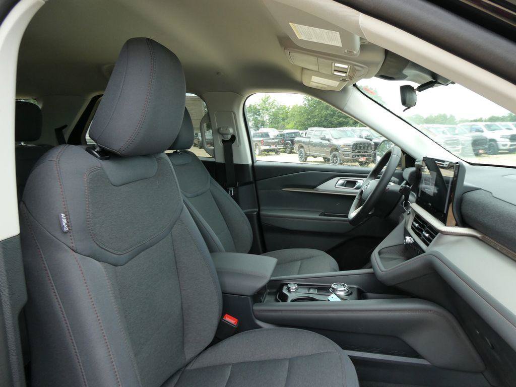 New 2026 Ford Explorer Active AWD/4WD image 10
