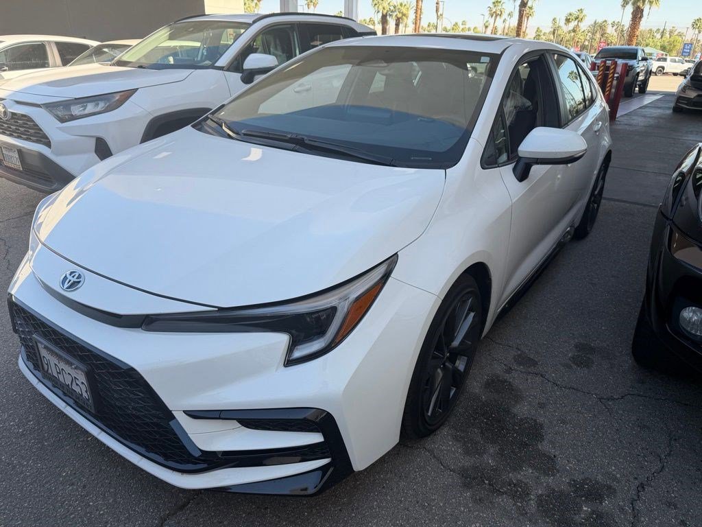 Certified 2024 Toyota Corolla SE w/ SE Package image 5