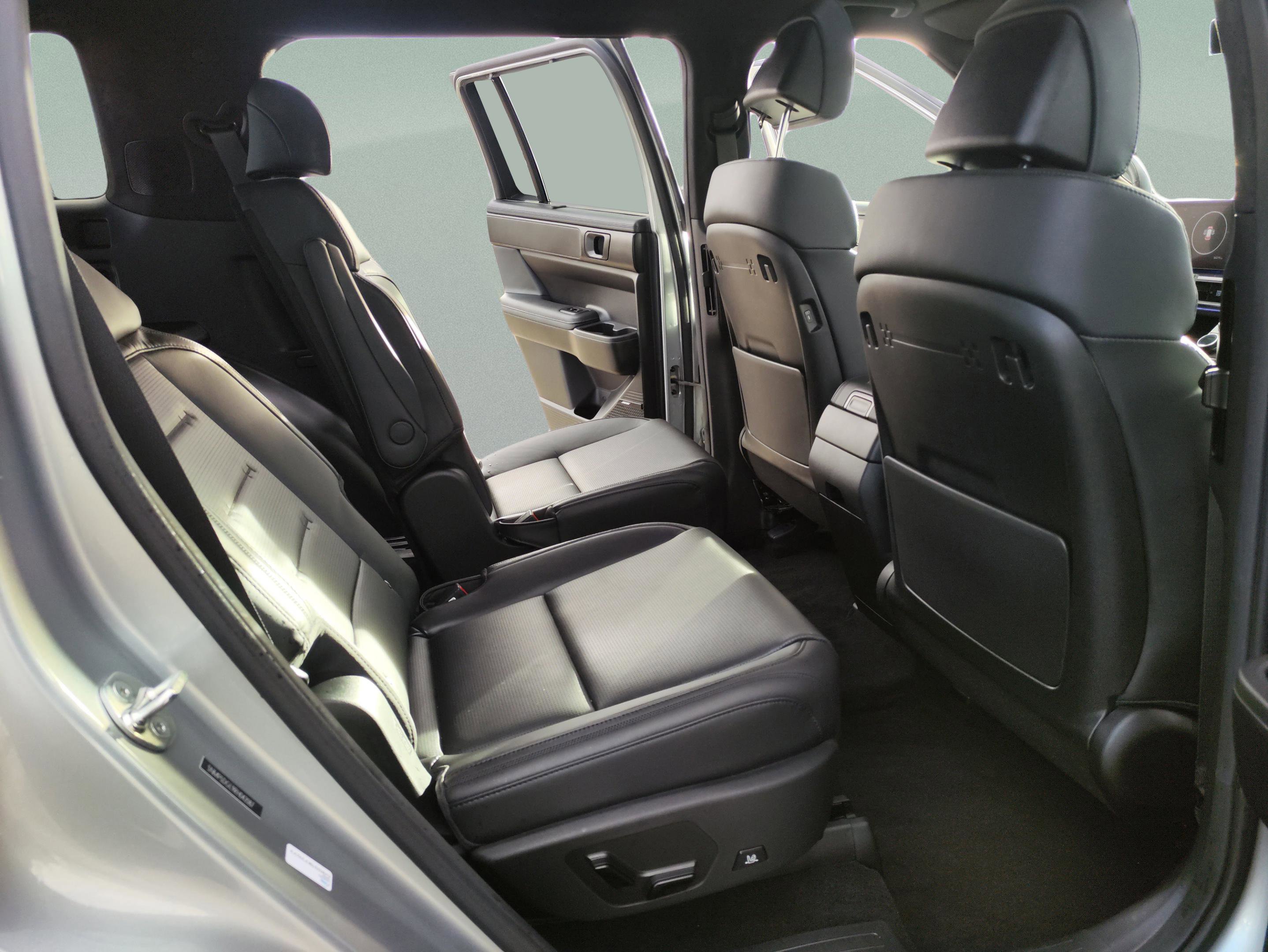 Used 2024 Hyundai Santa Fe Calligraphy image 13