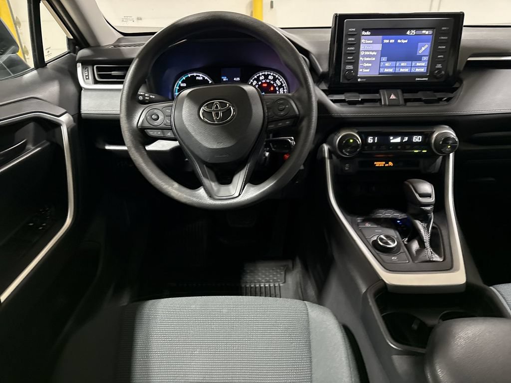Used 2020 Toyota RAV4 LE AWD/4WD image 11