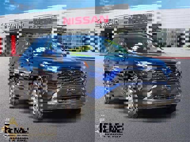 Used 2025 Toyota RAV4 XLE