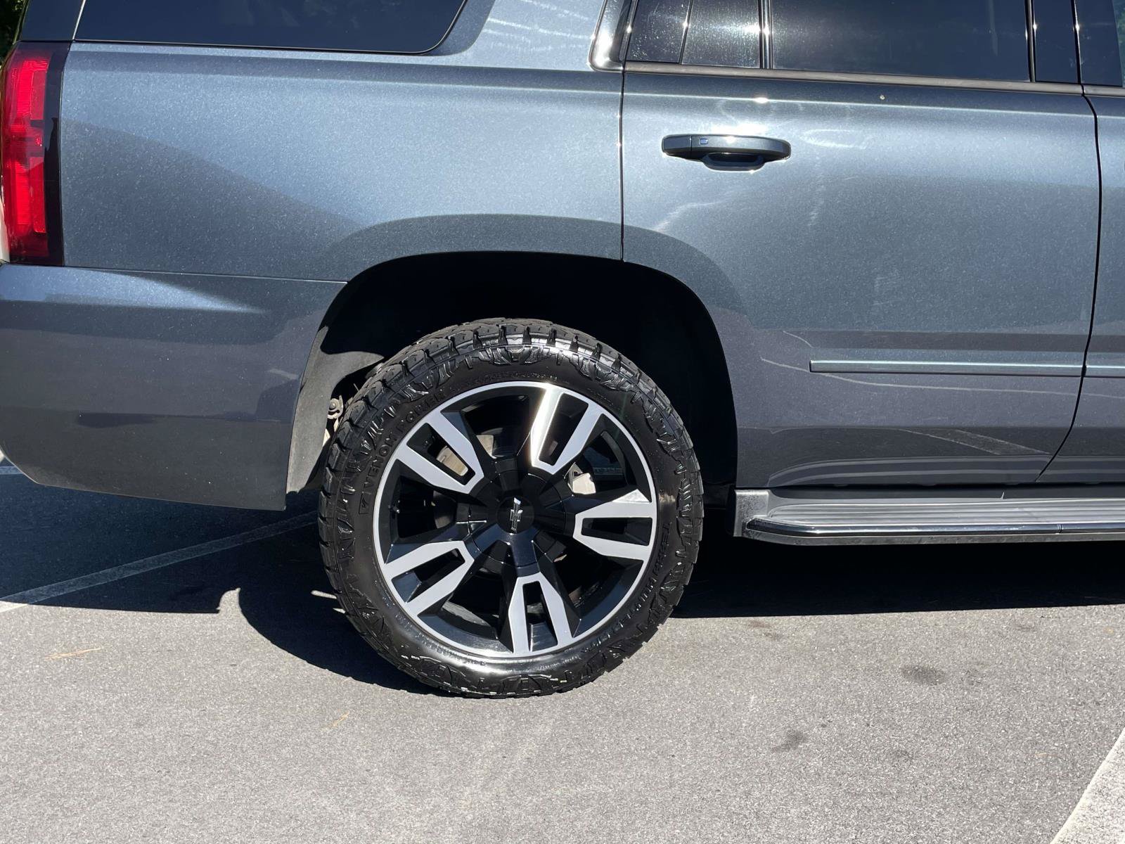 Used 2020 Chevrolet Tahoe Premier AWD/4WD image 7