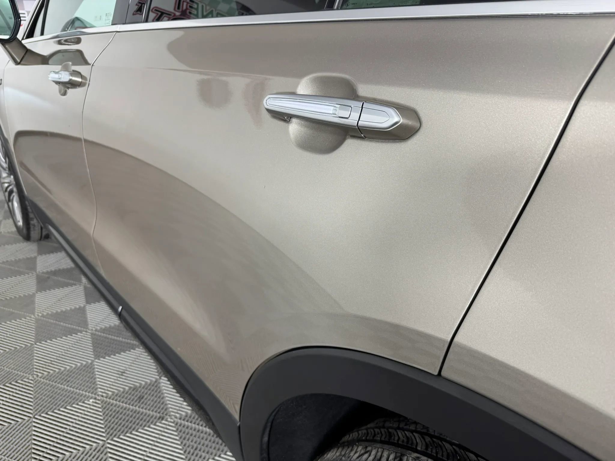 Used 2024 Cadillac XT4 Premium Luxury w/ Technology Package AWD/4WD image 29