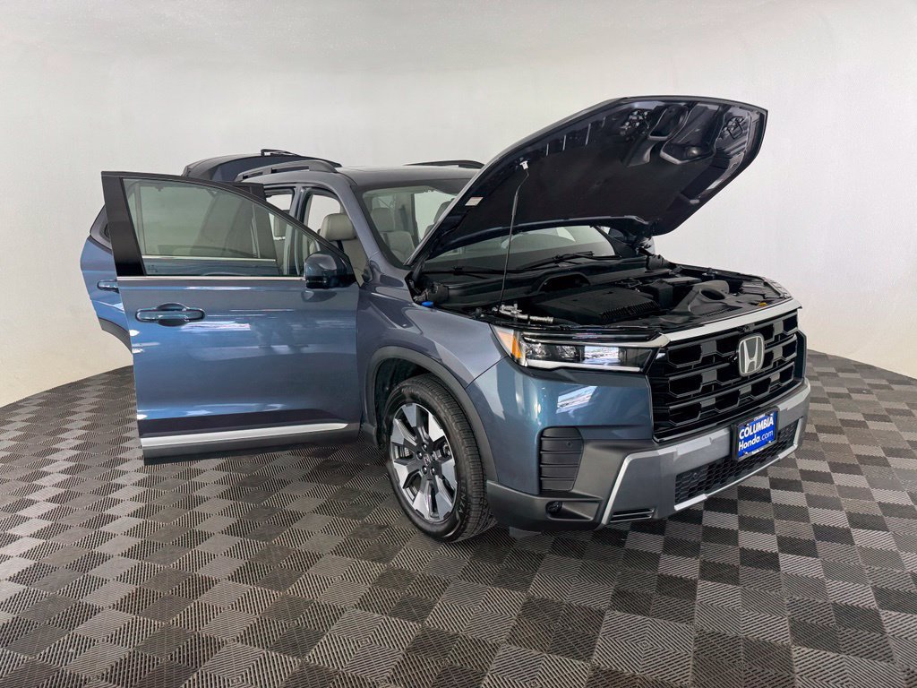Used 2026 Honda Pilot Touring image 11