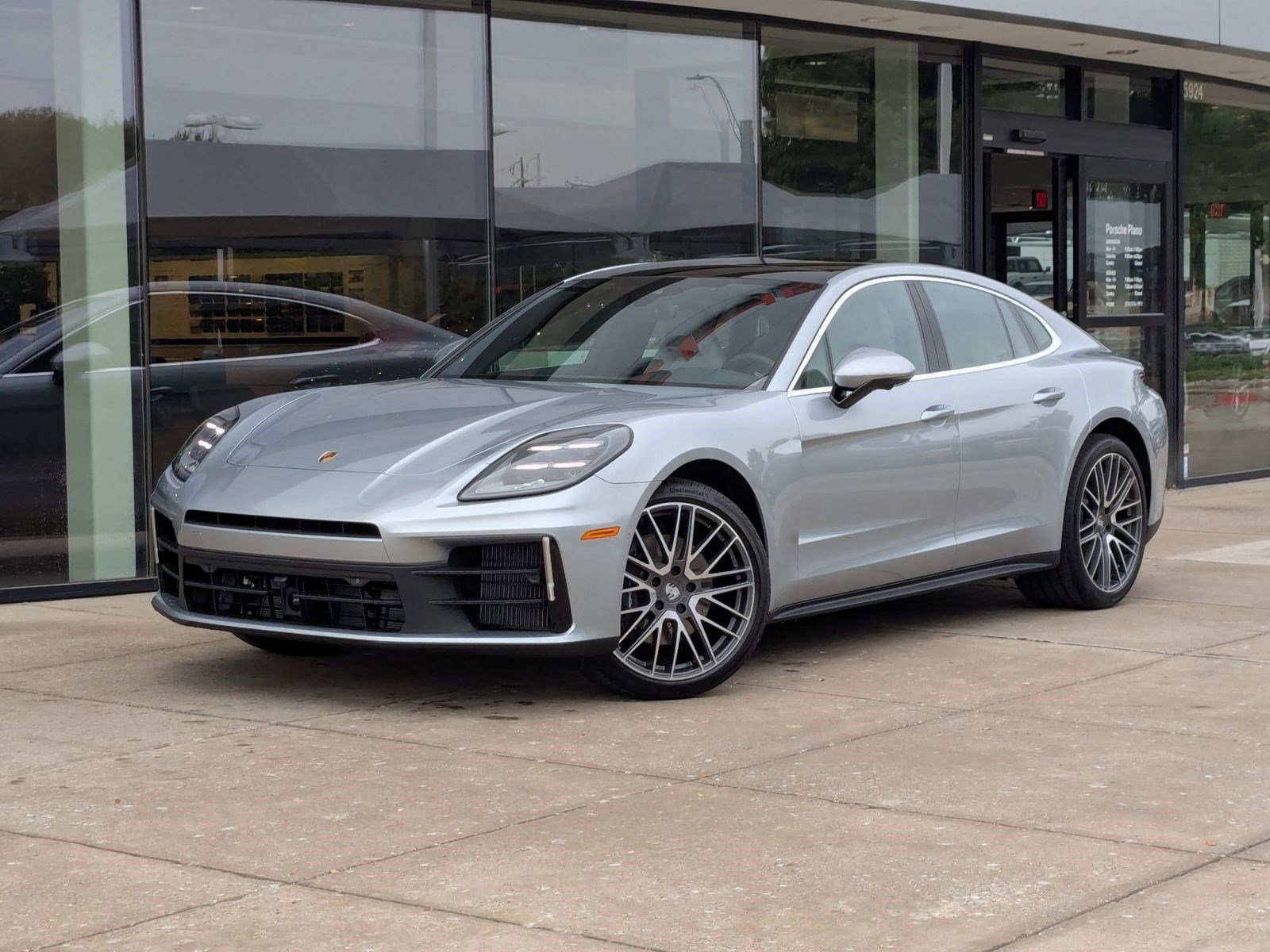 New 2026 Porsche Panamera image 1