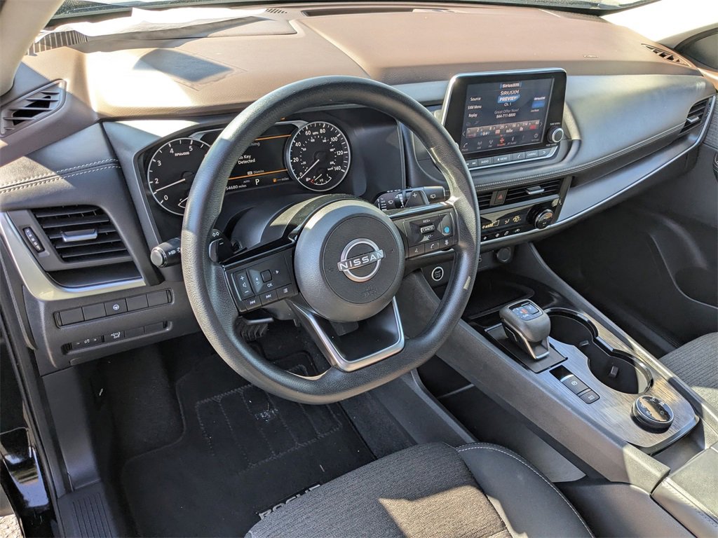 Used 2023 Nissan Rogue SV image 10