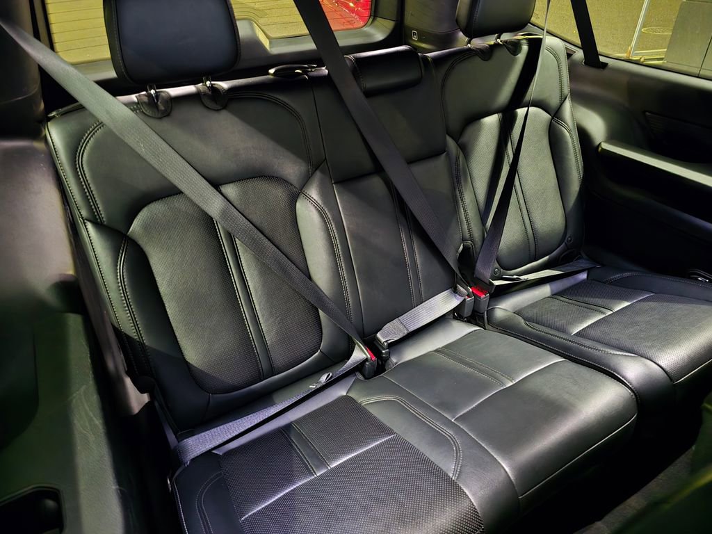 Certified 2024 Jeep Wagoneer L Series II image 36