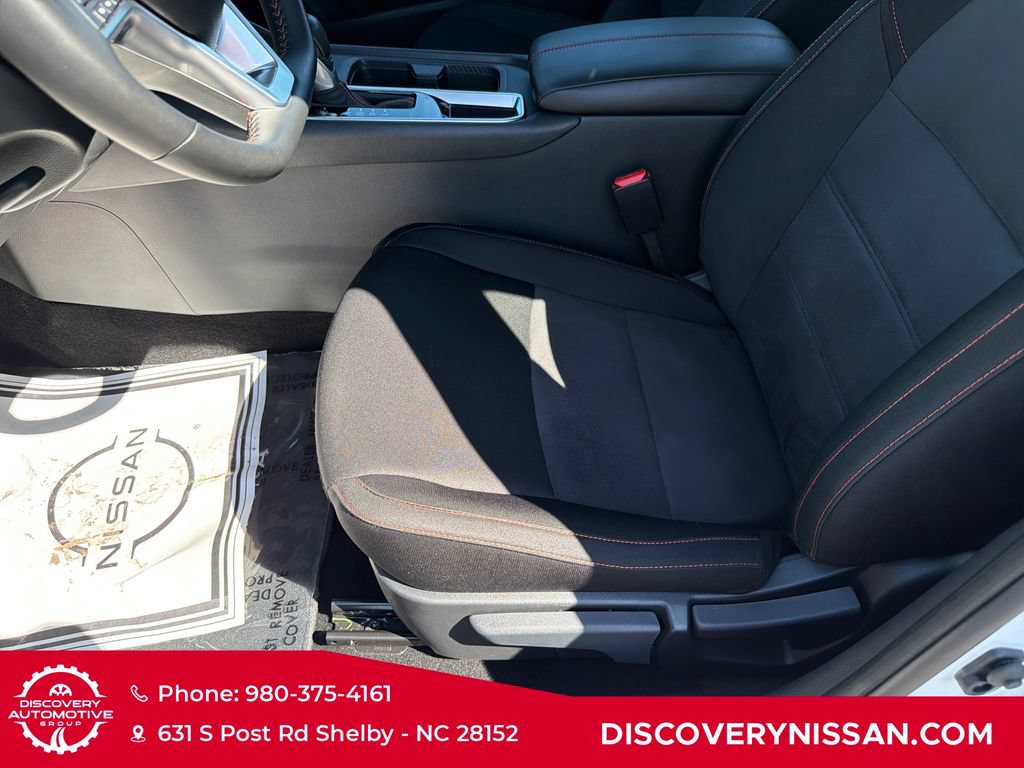 Certified 2025 Nissan Sentra SR w/ Midnight Edition FWD image 12
