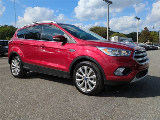 Used 2017 Ford Escape Titanium image 2