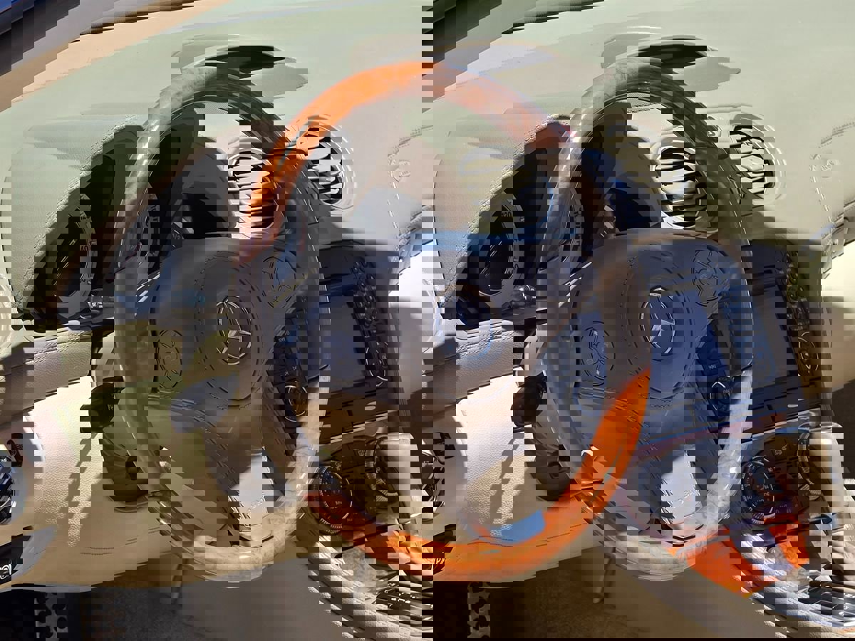 Used 2012 Mercedes-Benz SL 550 image 23