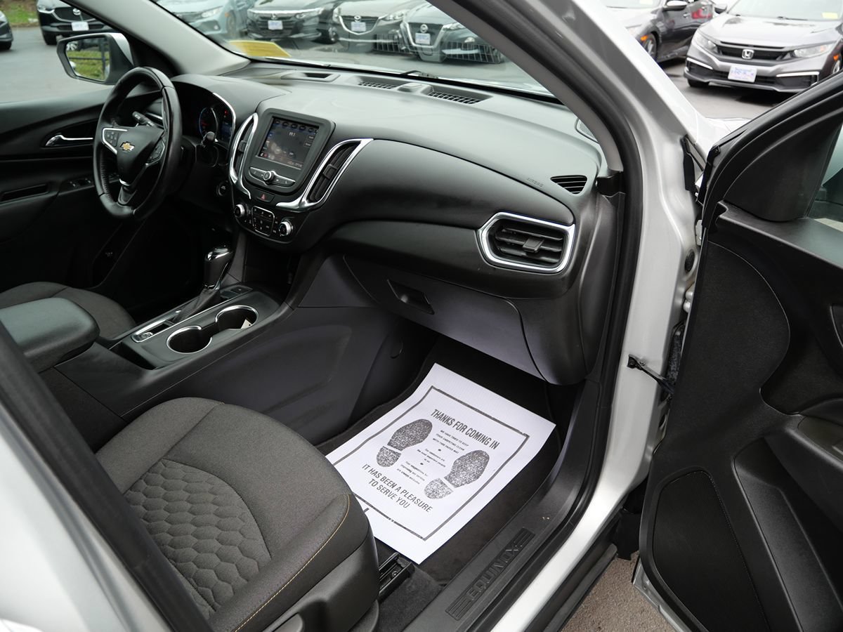 Used 2021 Chevrolet Equinox LT w/ Driver Convenience Package AWD/4WD image 17
