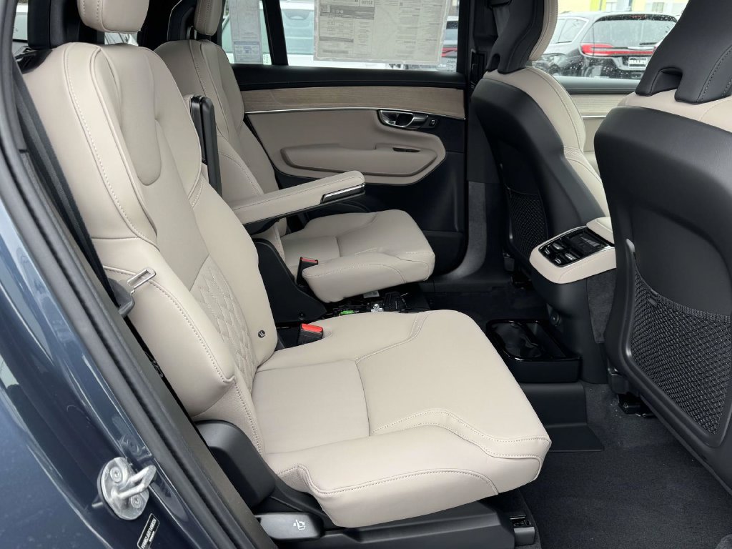 New 2026 Volvo XC90 B6 Plus AWD/4WD image 13