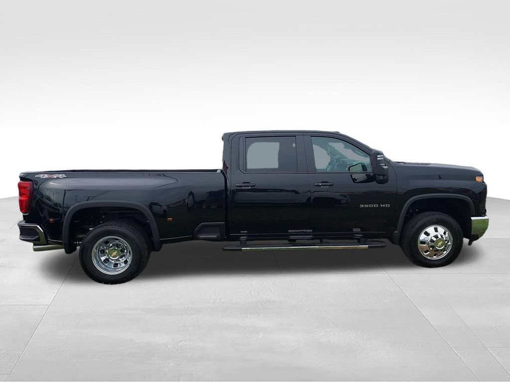 New 2026 Chevrolet Silverado 3500 LT w/ All Star Edition AWD/4WD image 6