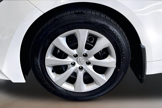 Used 2025 Toyota Corolla LE image 26