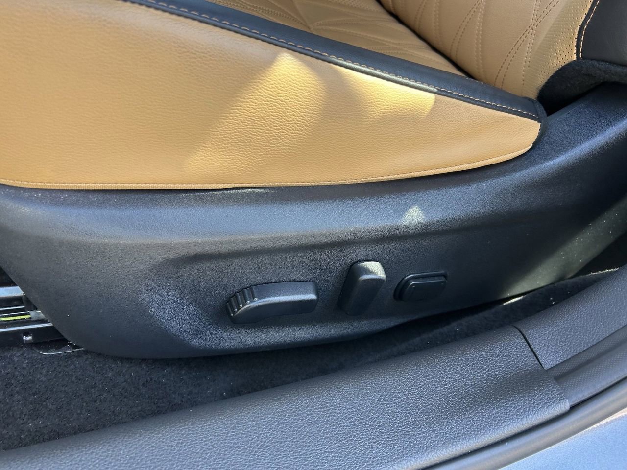 Certified 2025 Nissan Sentra SV w/ SV Premium Package image 28