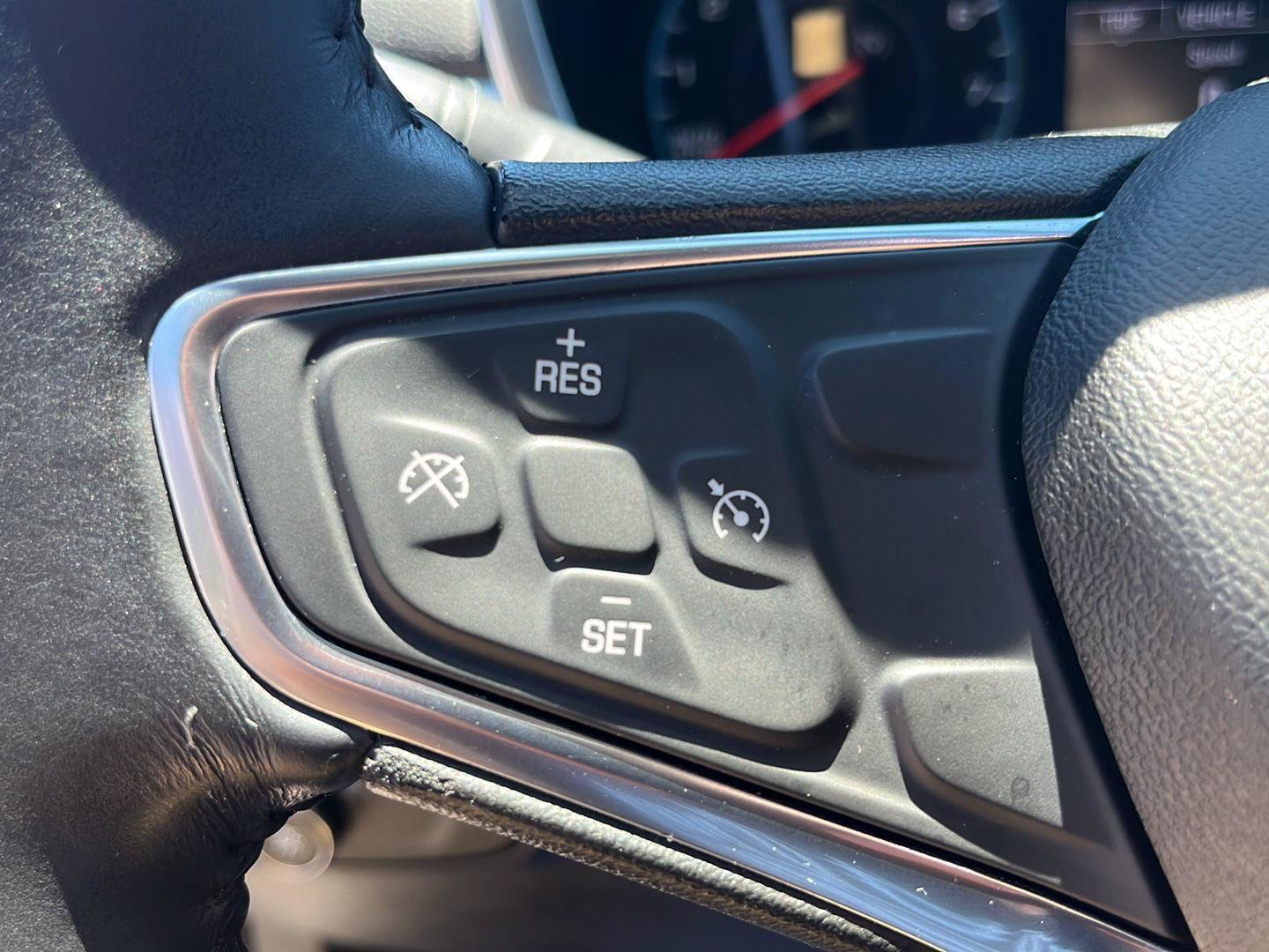 Used 2018 Chevrolet Equinox LT FWD image 15