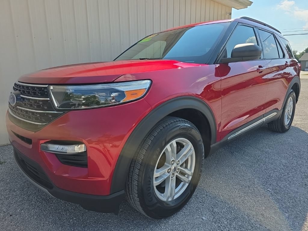 Used 2020 Ford Explorer XLT w/ Equipment Group 202A AWD/4WD image 11